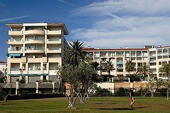 Odalys Les Pins Bleus Aparthotel